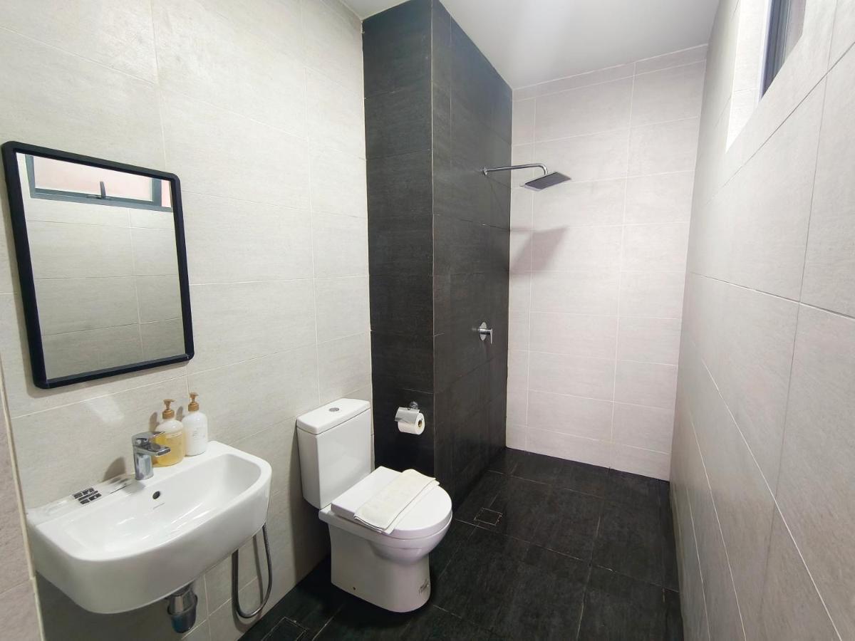 One Bedroom Troika Kota Bharu By Aghome, Modern Design Bagian luar foto