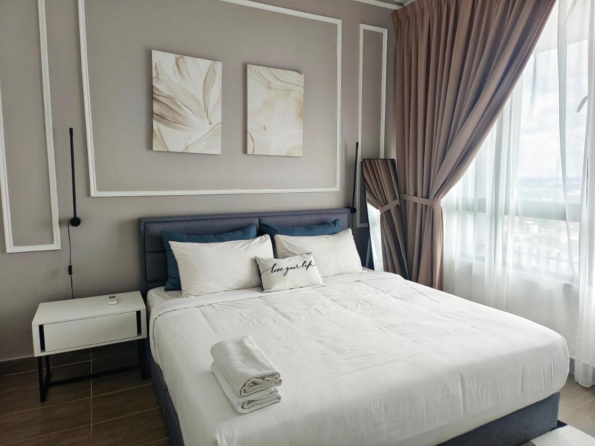 One Bedroom Troika Kota Bharu By Aghome, Modern Design Bagian luar foto