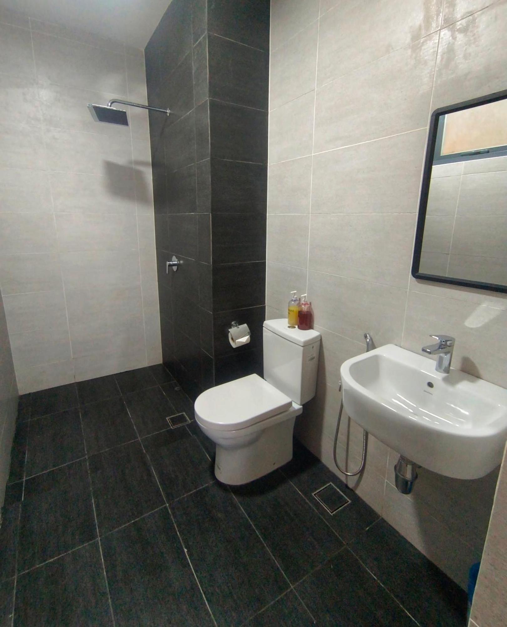 One Bedroom Troika Kota Bharu By Aghome, Modern Design Bagian luar foto