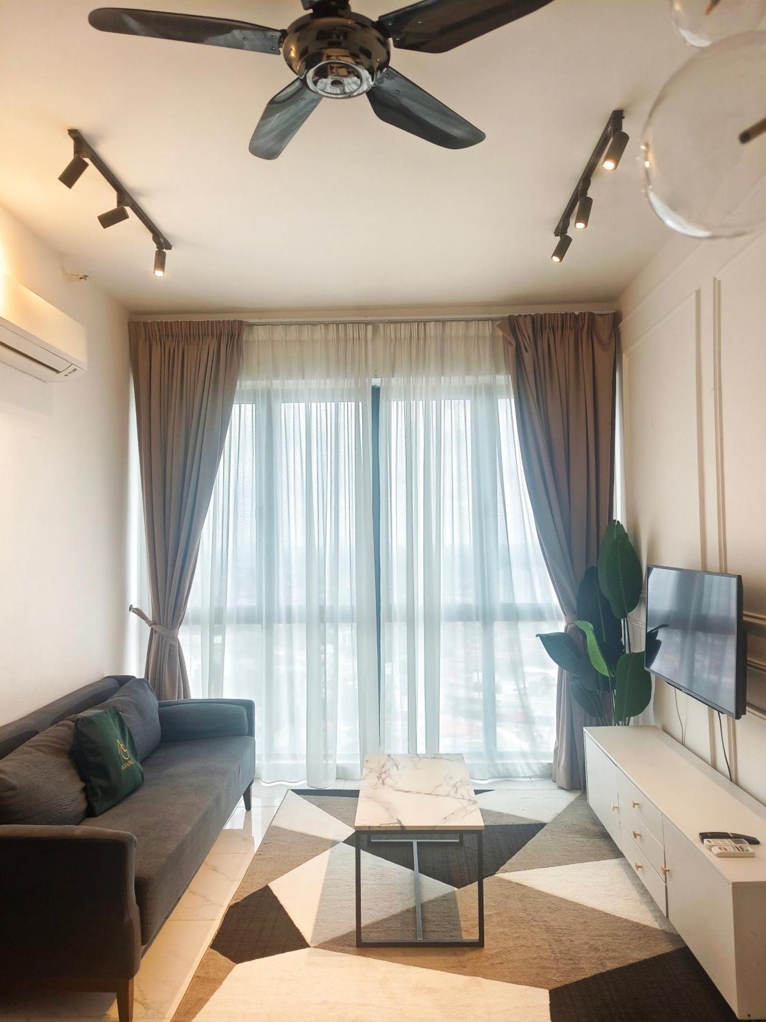 One Bedroom Troika Kota Bharu By Aghome, Modern Design Bagian luar foto